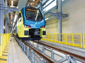 Frontansicht eines Zuges der WestfalenBahn in der Werkstatt Minden.